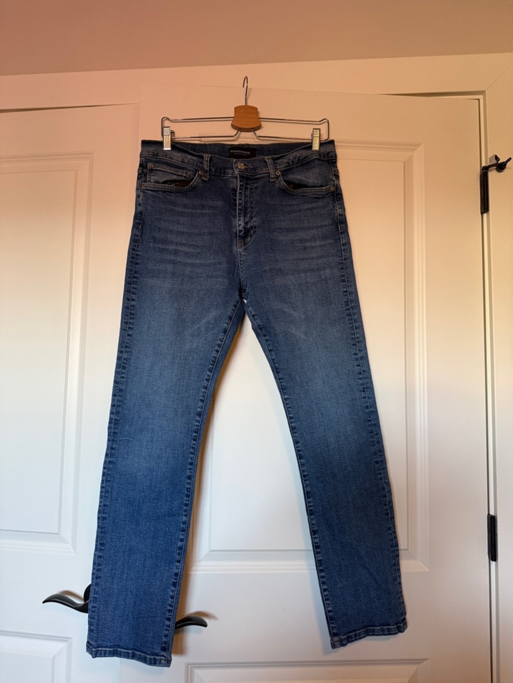 Hammer made dark blue jeans in a size 33x32